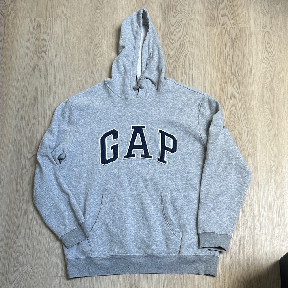 Y2K 2015 GAP Men's Light Gray Hoodie